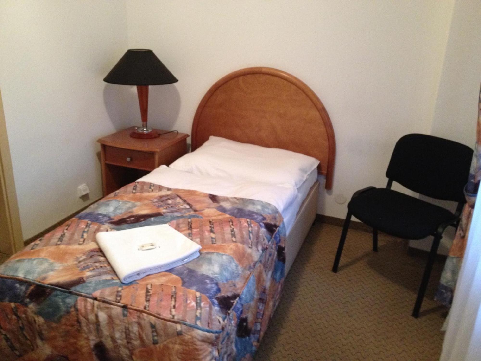 Hotel Chotol Horoměřice Zewnętrze zdjęcie