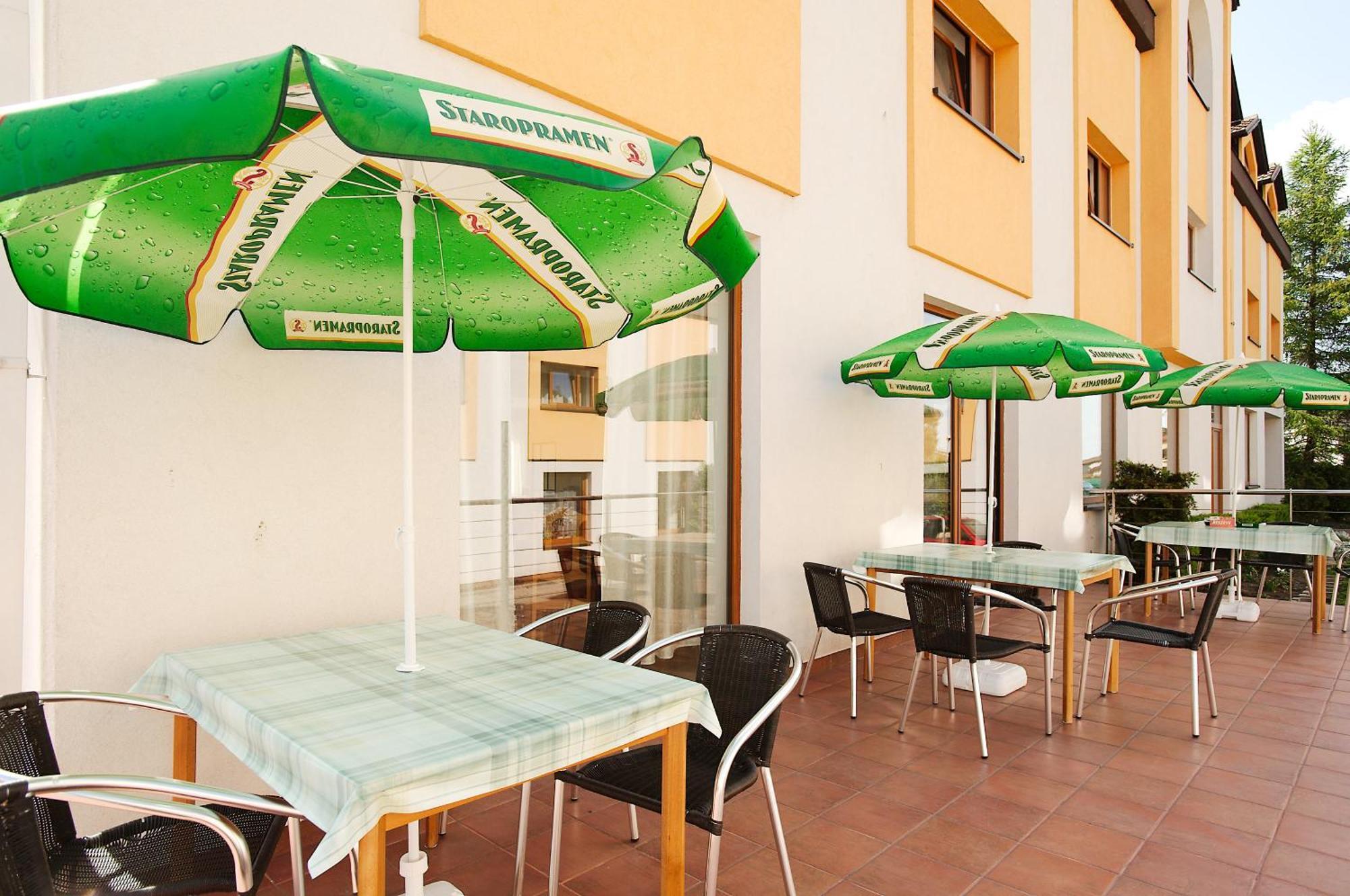 Hotel Chotol Horoměřice Zewnętrze zdjęcie
