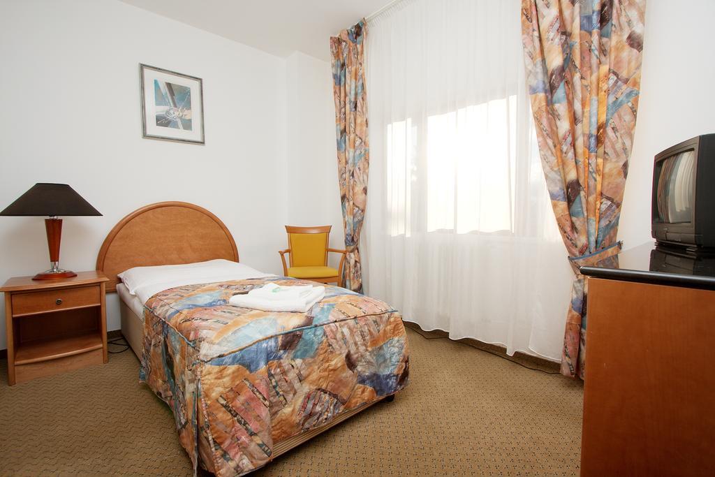 Hotel Chotol Horoměřice Pokój zdjęcie