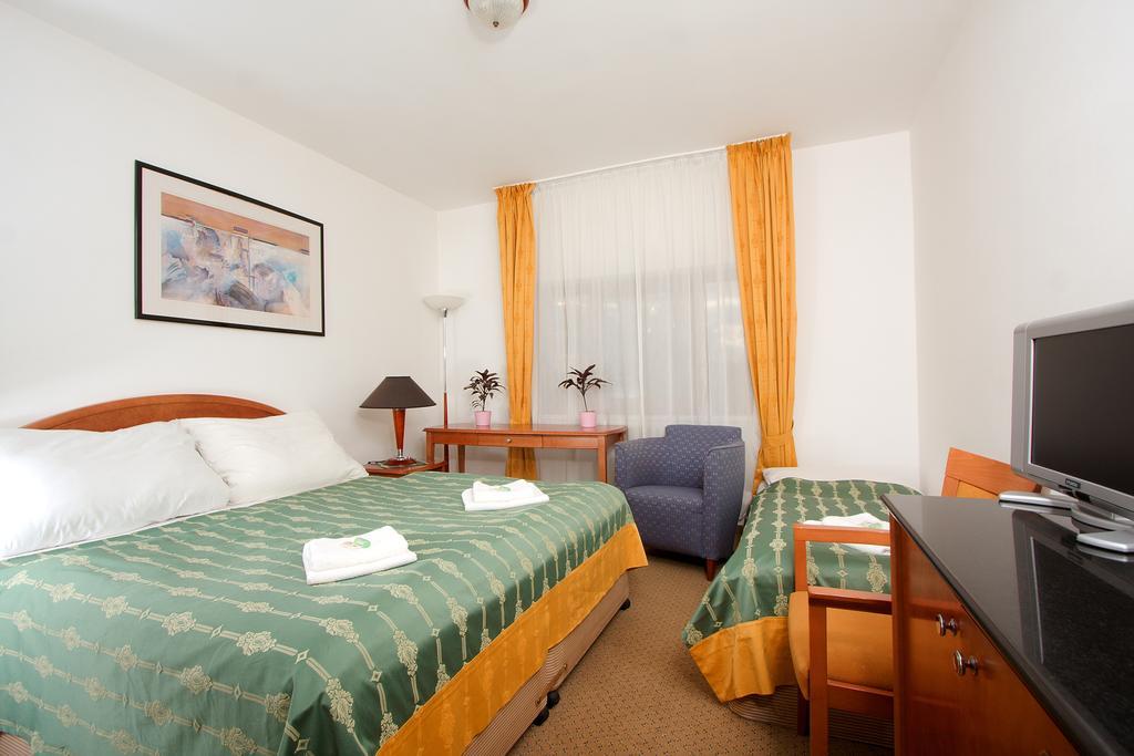 Hotel Chotol Horoměřice Pokój zdjęcie